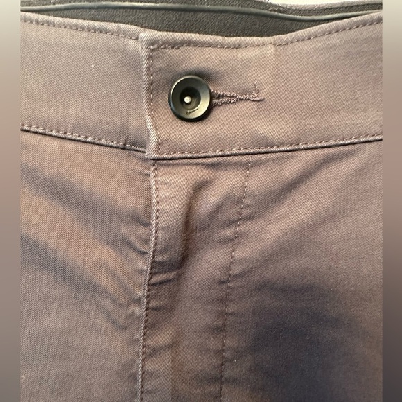 Nike Dri-FIT UV Standard Fit Golf Chino Pants 32x30 Charcoal Gray Red Tab Logo - Picture 2 of 9